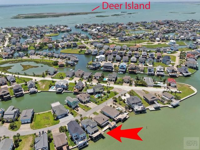 1334 Outrigger Street, Tiki Island, TX 77554