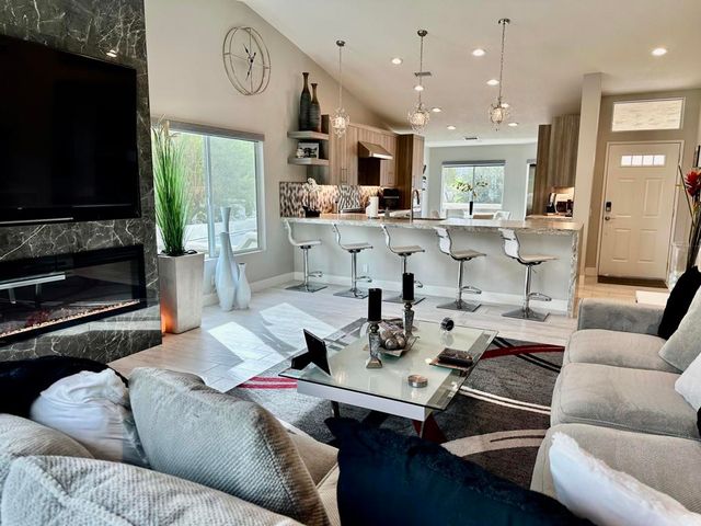 348 Vista Royale Drive, Palm Desert, CA 92211