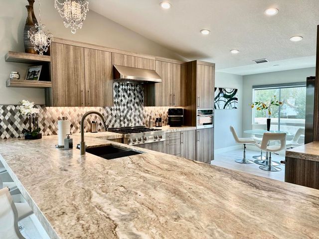 348 Vista Royale Drive, Palm Desert, CA 92211