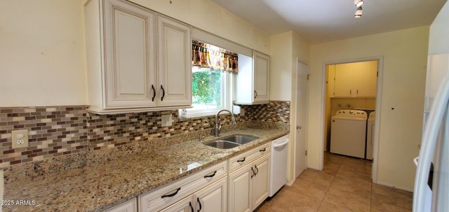 13606 N REDWOOD Drive, Sun City, AZ 85351