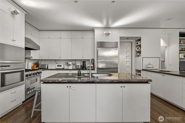 1108 Harvard Avenue E, Seattle, WA 98102