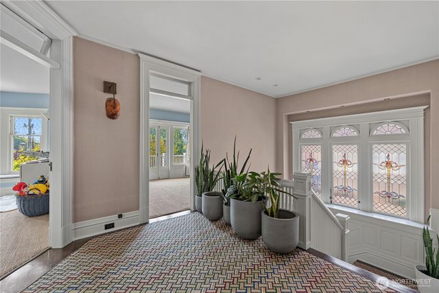 1108 Harvard Avenue E, Seattle, WA 98102
