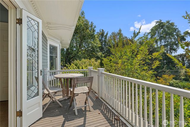 1108 Harvard Avenue E, Seattle, WA 98102