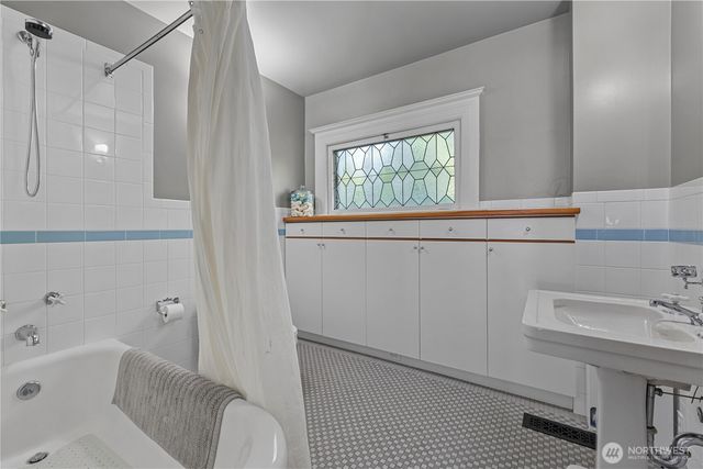 1108 Harvard Avenue E, Seattle, WA 98102