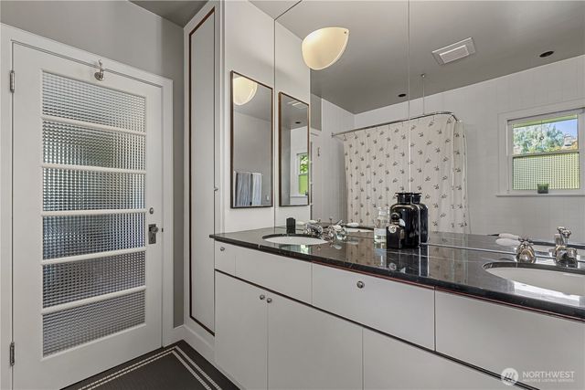 1108 Harvard Avenue E, Seattle, WA 98102