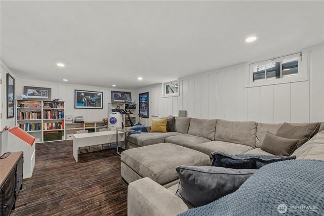 1108 Harvard Avenue E, Seattle, WA 98102