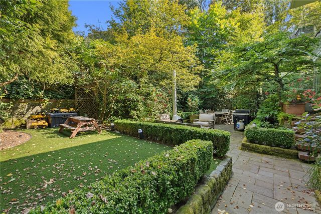 1108 Harvard Avenue E, Seattle, WA 98102
