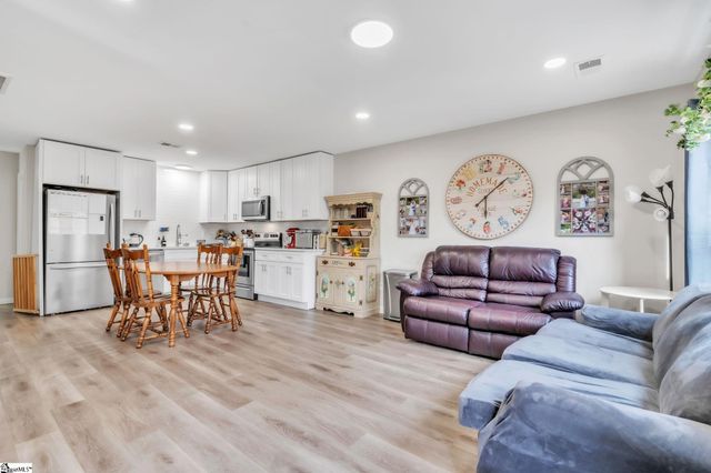 218 N Florida Avenue, Greenville, SC 29611