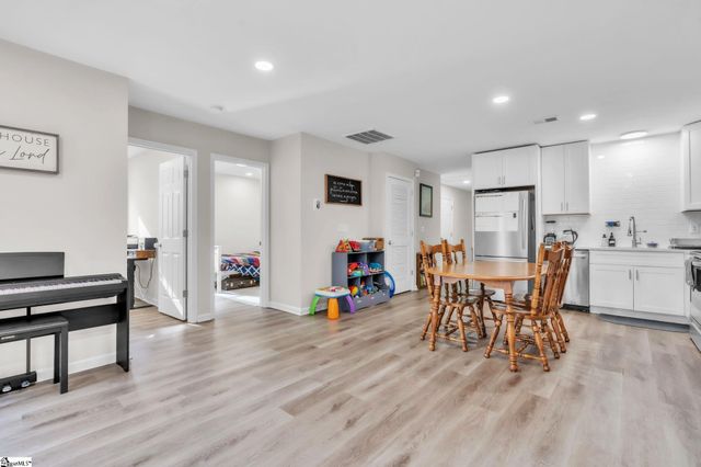 218 N Florida Avenue, Greenville, SC 29611