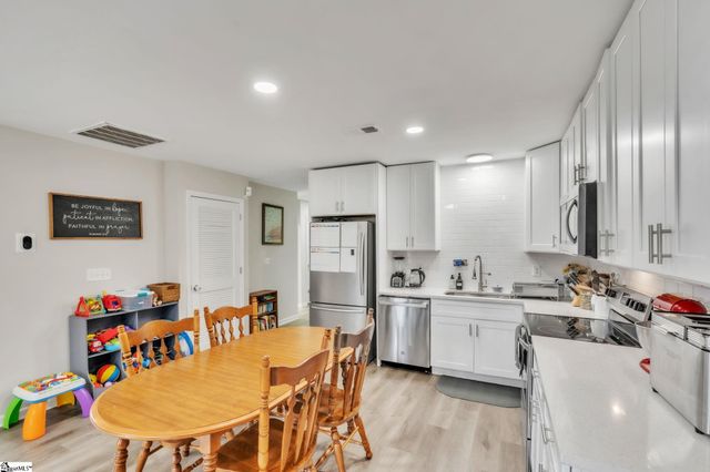 218 N Florida Avenue, Greenville, SC 29611