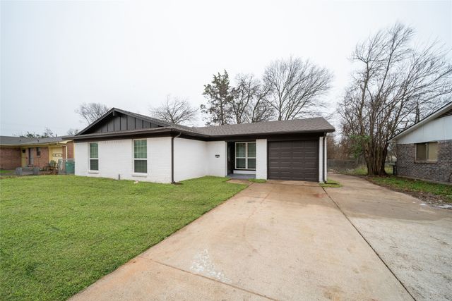 112 Bristol Drive, Cedar Hill, TX 75104