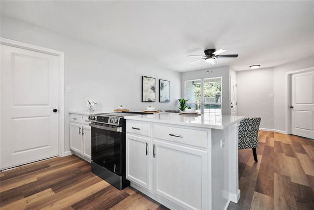 112 Bristol Drive, Cedar Hill, TX 75104