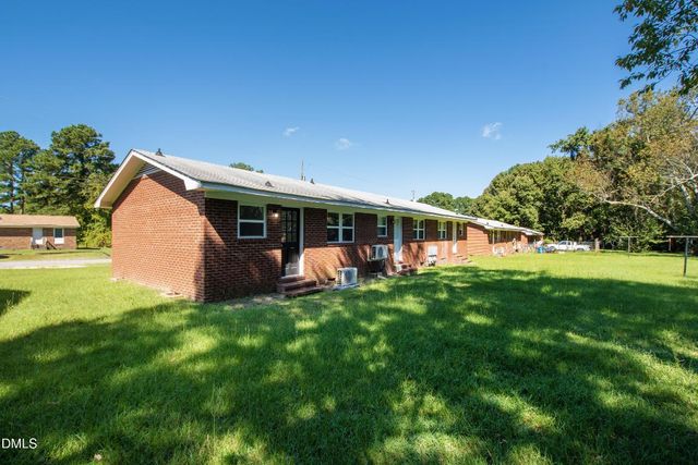 4943 Fieldcrest Drive, Fayetteville, NC 28303