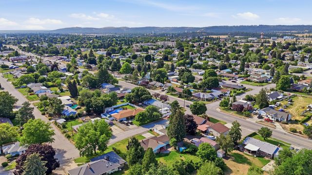 710 N Best Rd, Spokane Valley, WA 99216