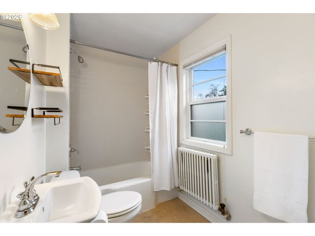 255 Ne 61 Ave 12, Portland, OR 97213