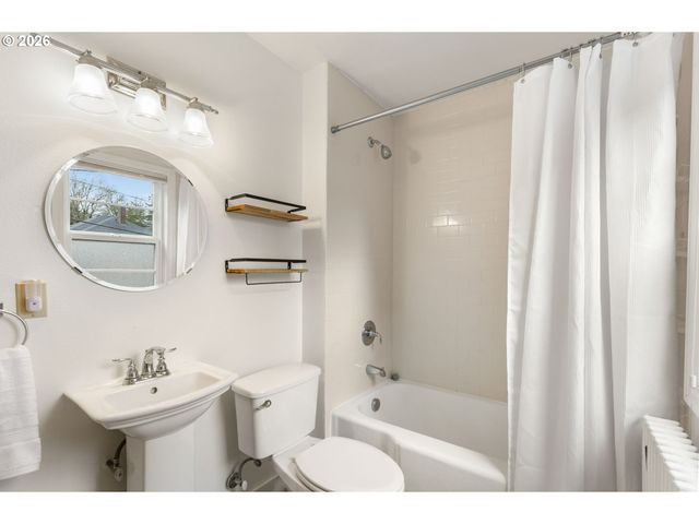 255 Ne 61 Ave 12, Portland, OR 97213