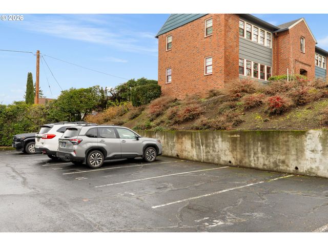 255 Ne 61 Ave 12, Portland, OR 97213