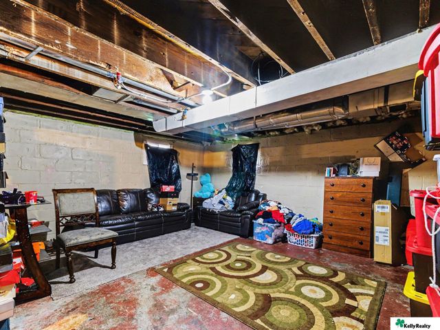 3528 N 45th Street, Omaha, NE 68104