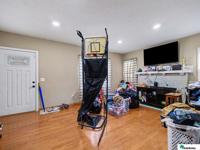 3528 N 45th Street, Omaha, NE 68104
