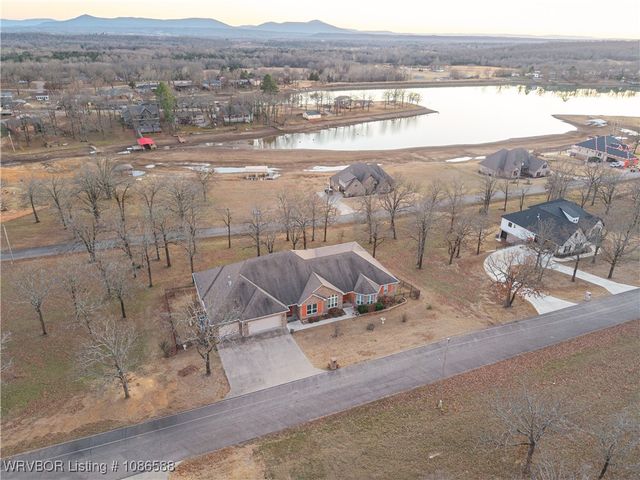 8535 Crestline Drive, Hackett, AR 72937