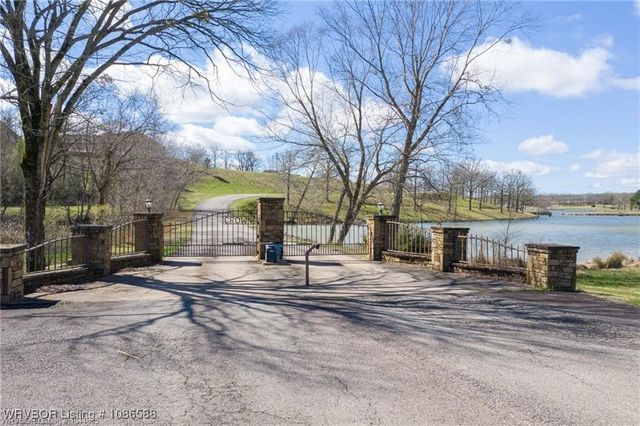 8535 Crestline Drive, Hackett, AR 72937