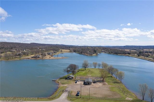 8535 Crestline Drive, Hackett, AR 72937