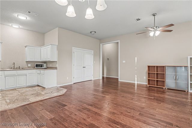 8535 Crestline Drive, Hackett, AR 72937