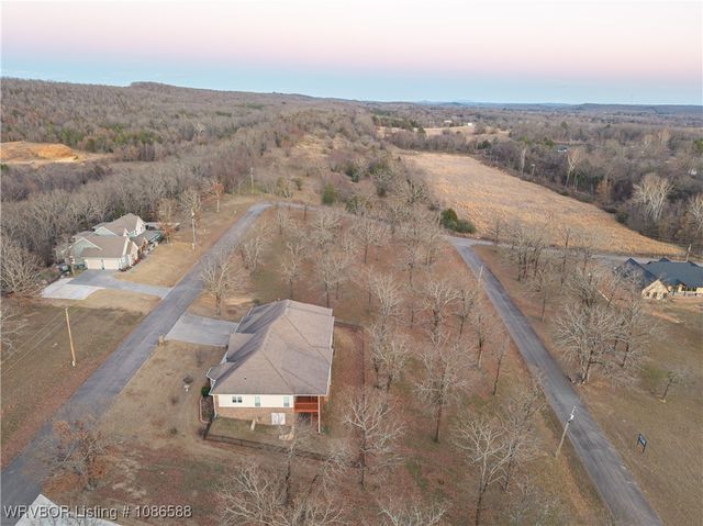 8535 Crestline Drive, Hackett, AR 72937