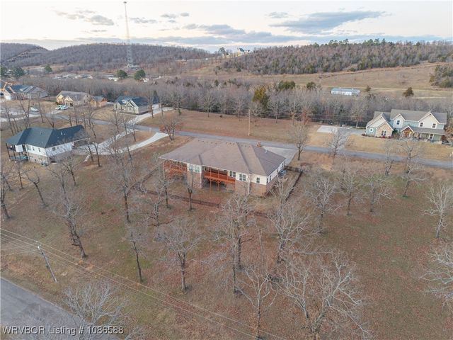 8535 Crestline Drive, Hackett, AR 72937