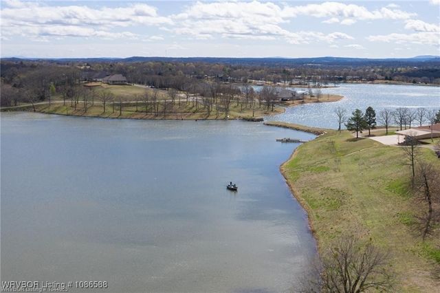 8535 Crestline Drive, Hackett, AR 72937