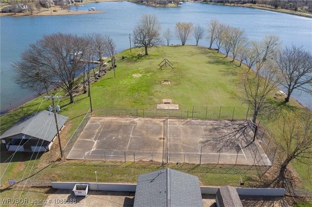 8535 Crestline Drive, Hackett, AR 72937