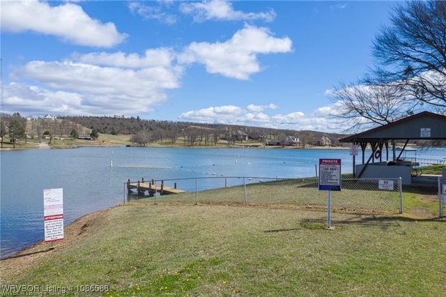 8535 Crestline Drive, Hackett, AR 72937