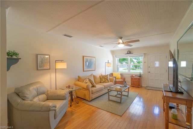 736 104th AVE N # 1, Naples, FL 34108