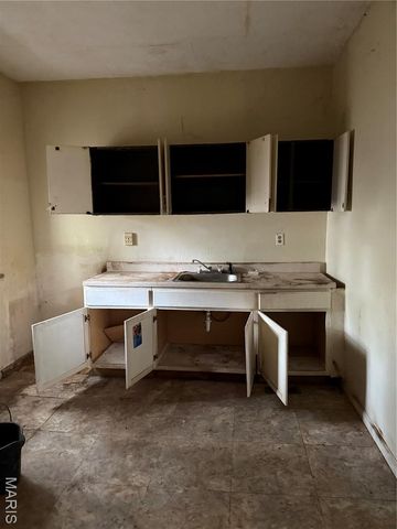 8418 -20 South Broadway, St Louis, MO 63111