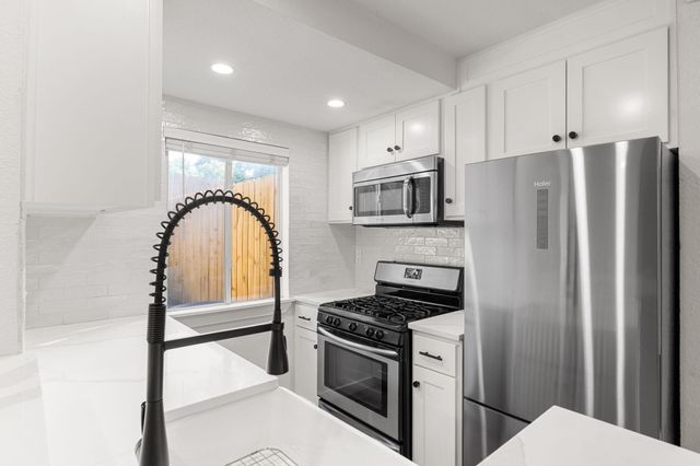 3601 Menchaca RD 110, Austin, TX 78704