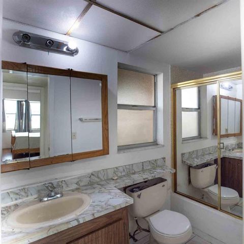 9041 Sunrise Lakes Boulevard 111, Sunrise, FL 33322