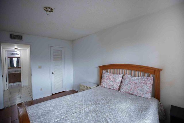 9041 Sunrise Lakes Boulevard 111, Sunrise, FL 33322
