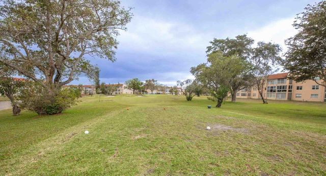 9041 Sunrise Lakes Boulevard 111, Sunrise, FL 33322