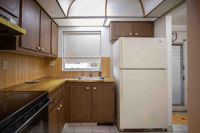 9041 Sunrise Lakes Boulevard 111, Sunrise, FL 33322