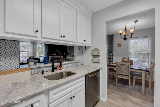 52 Snapdragon Court, Jackson, NJ 08527