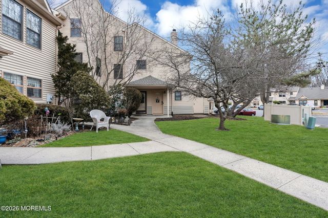 52 Snapdragon Court, Jackson, NJ 08527