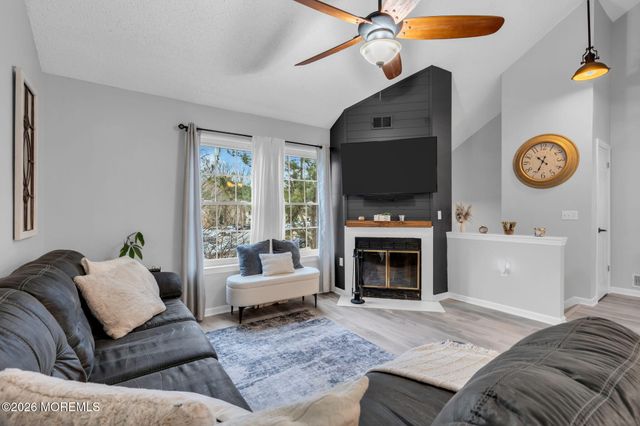 52 Snapdragon Court, Jackson, NJ 08527