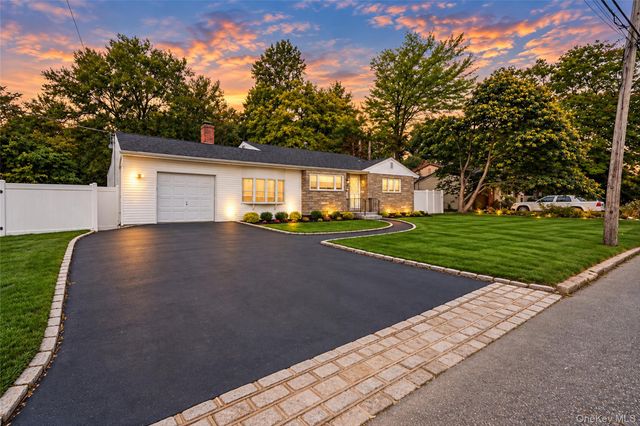 260 W 24th Street, Deer Park, NY 11729