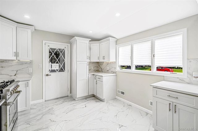 260 W 24th Street, Deer Park, NY 11729