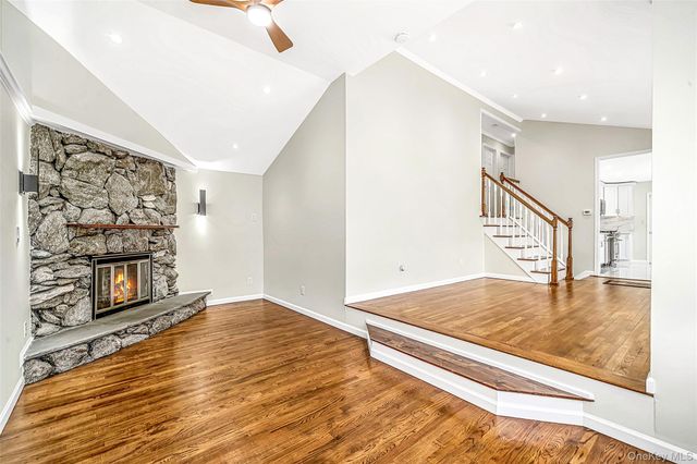 260 W 24th Street, Deer Park, NY 11729
