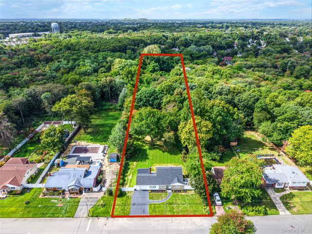260 W 24th Street, Deer Park, NY 11729