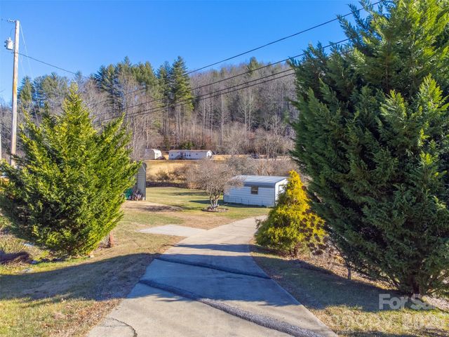 7581 Hwy 441 Highway S, Sylva, NC 28779