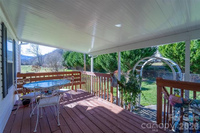 7581 Hwy 441 Highway S, Sylva, NC 28779
