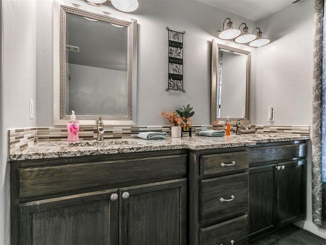 4500 Valley View Lane, Edmond, OK 73034