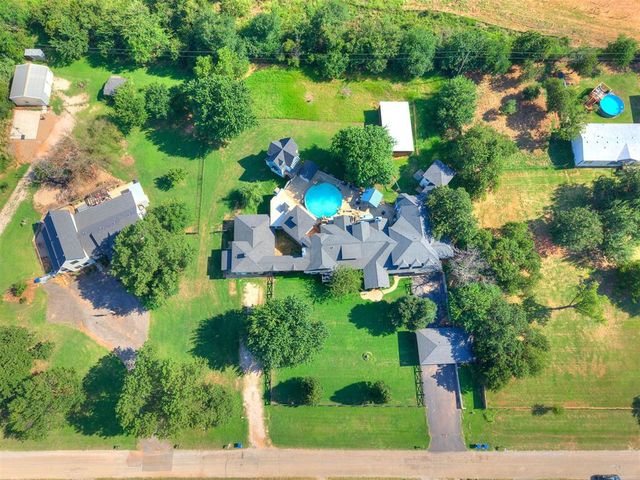 4500 Valley View Lane, Edmond, OK 73034